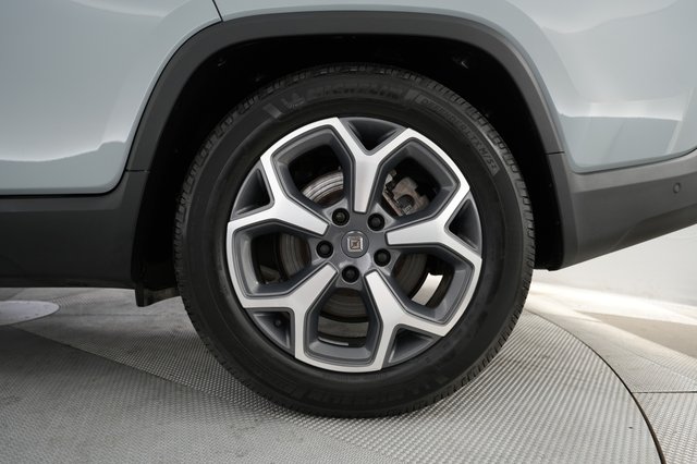 2024 Rivian R1T — photo 16 of 22