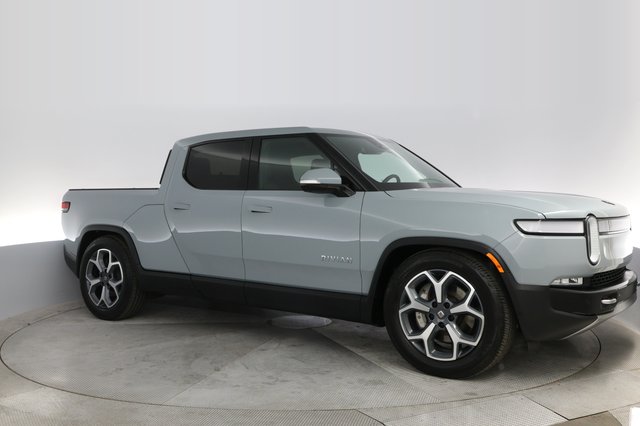 2024 Rivian R1T — photo 11 of 22