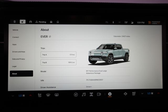 2024 Rivian R1T — photo 5 of 22