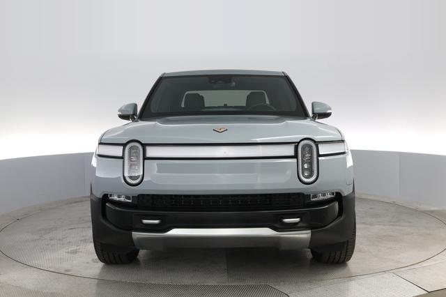 2024 Rivian R1T — photo 9 of 22