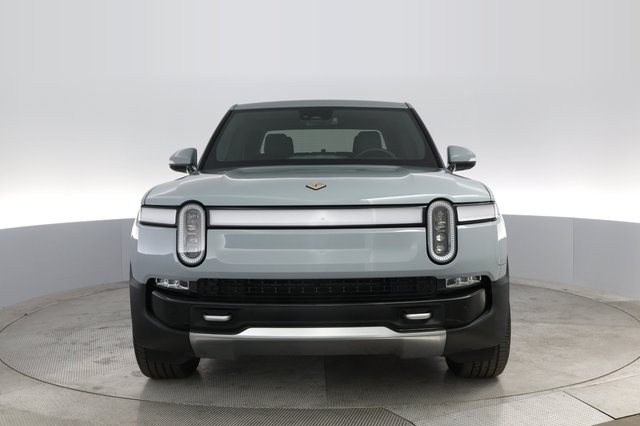 2024 Rivian R1T — photo 9 of 22