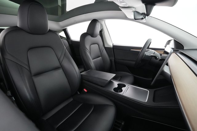 2023 Tesla Model Y — photo 18 of 22