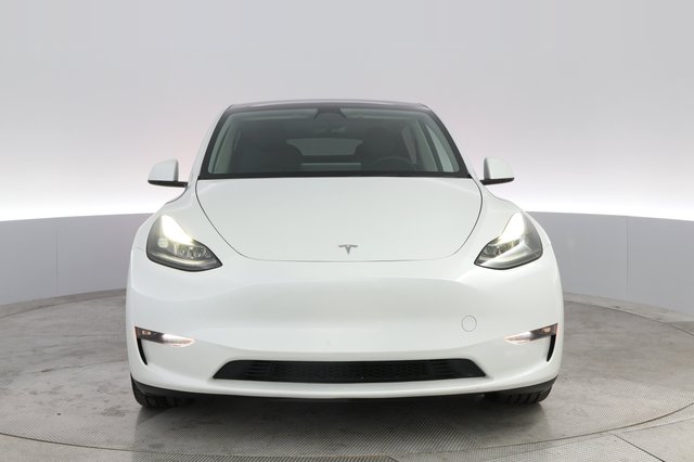 2023 Tesla Model Y — photo 9 of 22