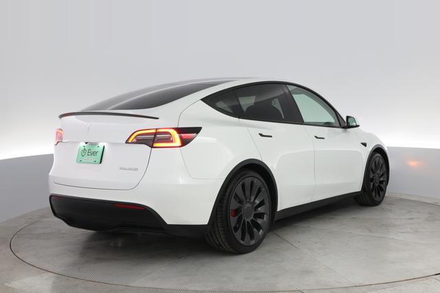 2023 Tesla Model Y — photo 2 of 22