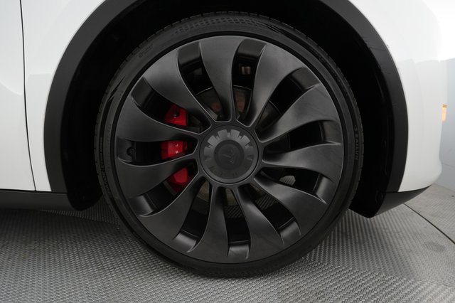 2023 Tesla Model Y — photo 16 of 22