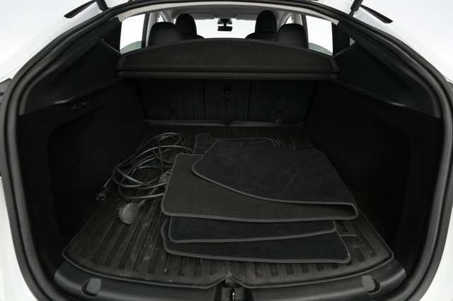 2023 Tesla Model Y — photo 6 of 22