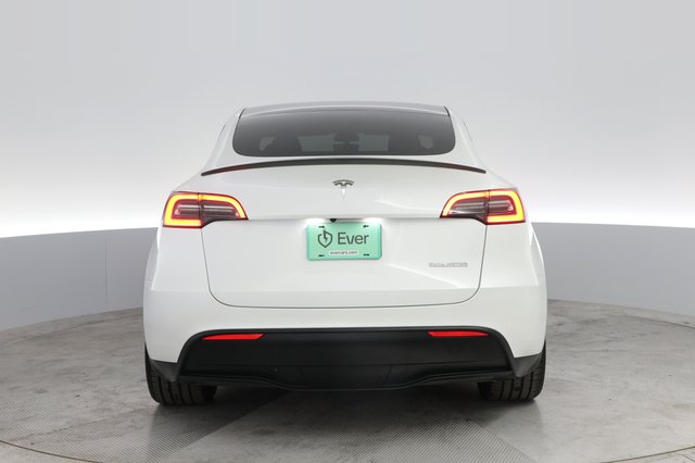 2023 Tesla Model Y — photo 12 of 22