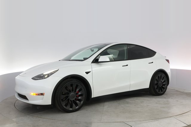 2023 Tesla Model Y — photo 14 of 22