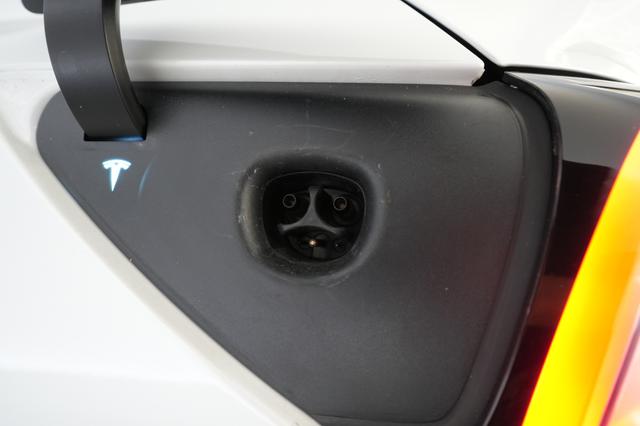 2023 Tesla Model Y — photo 8 of 22