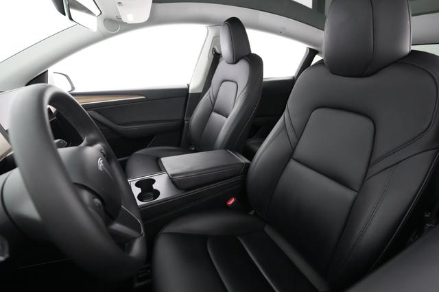 2023 Tesla Model Y — photo 3 of 22