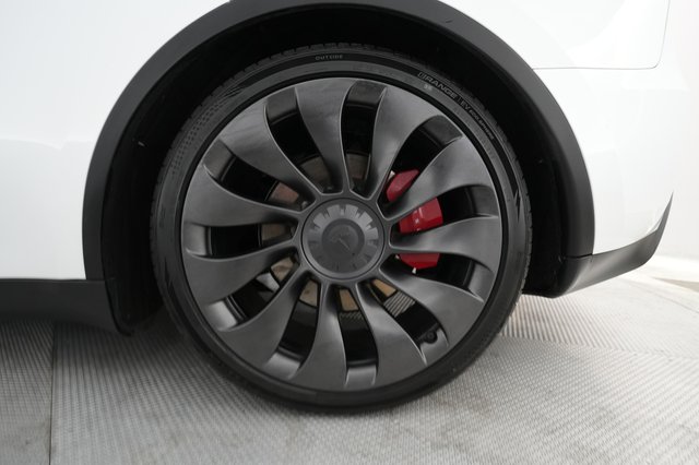2023 Tesla Model Y — photo 7 of 22
