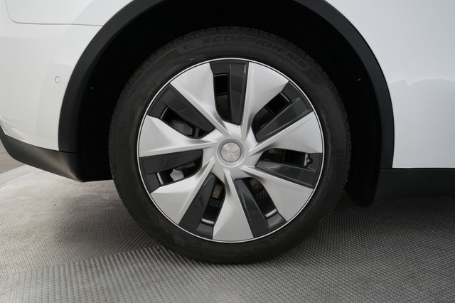 2022 Tesla Model Y — photo 17 of 22