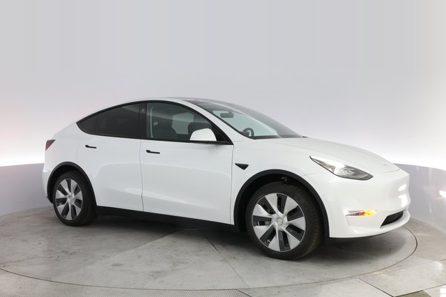 2022 Tesla Model Y — photo 11 of 22