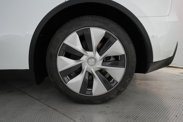 2022 Tesla Model Y — photo 16 of 22