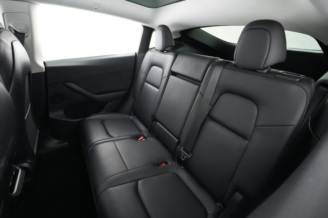 2022 Tesla Model Y — photo 18 of 22