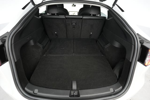 2022 Tesla Model Y — photo 6 of 22