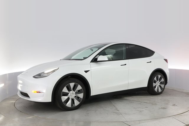 2022 Tesla Model Y — photo 14 of 22