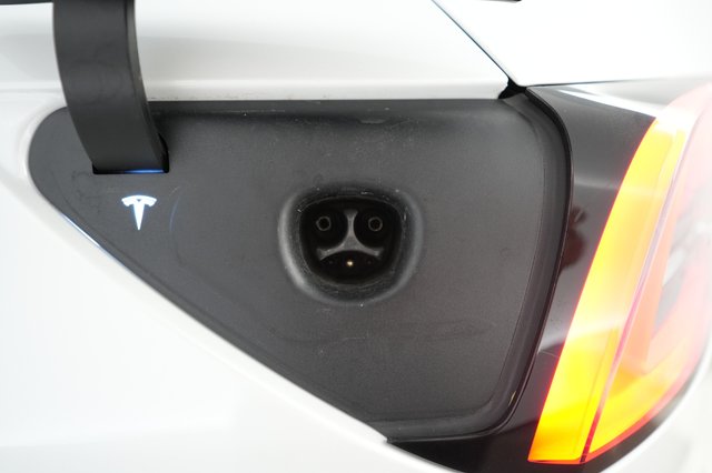 2022 Tesla Model Y — photo 8 of 22