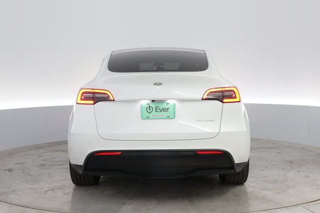 2022 Tesla Model Y — photo 12 of 22