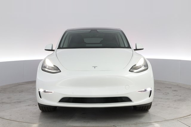 2022 Tesla Model Y — photo 9 of 22