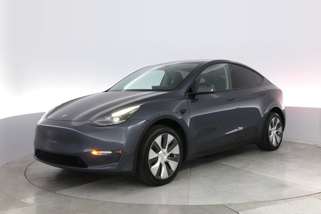 2023 Tesla Model Y — VIN 7SAYGDEE5PA196586