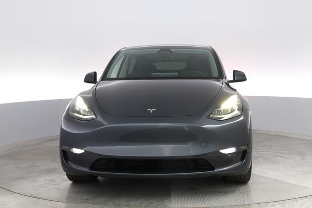 2023 Tesla Model Y — photo 10 of 26