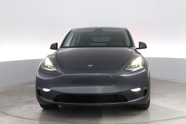 2023 Tesla Model Y — photo 10 of 26