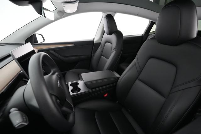 2023 Tesla Model Y — photo 3 of 26