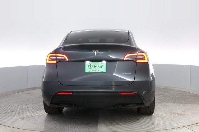 2023 Tesla Model Y — photo 13 of 26