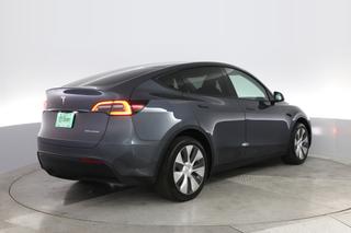 2023 Tesla Model Y — photo 2 of 26