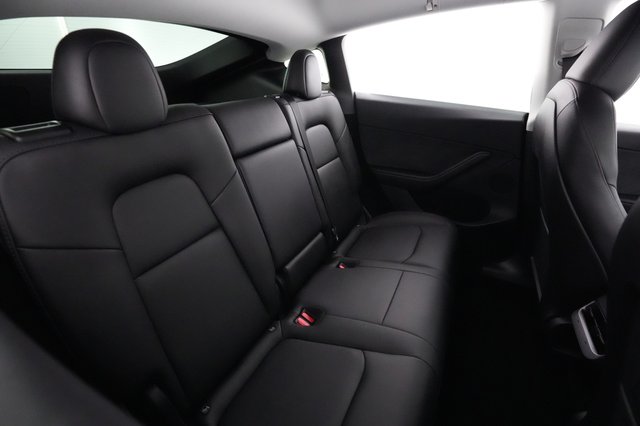 2023 Tesla Model Y — photo 4 of 26