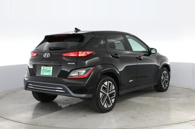 2022 Hyundai Kona — photo 2 of 25