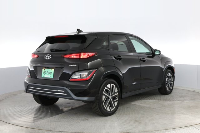 2022 Hyundai Kona — photo 2 of 25