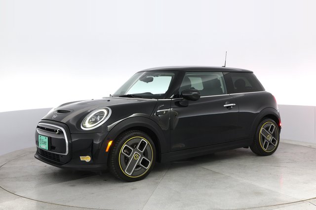 2023 MINI Cooper SE — photo 14 of 21
