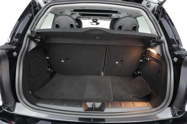 2023 MINI Cooper SE — photo 6 of 21