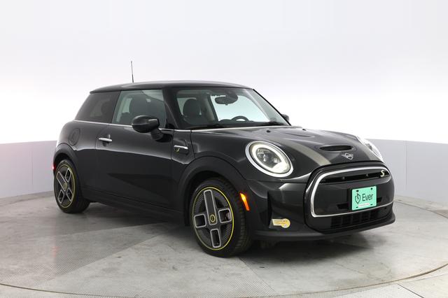 2023 MINI Cooper SE — photo 10 of 21