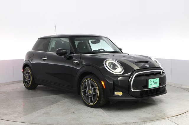 2023 MINI Cooper SE — photo 10 of 21