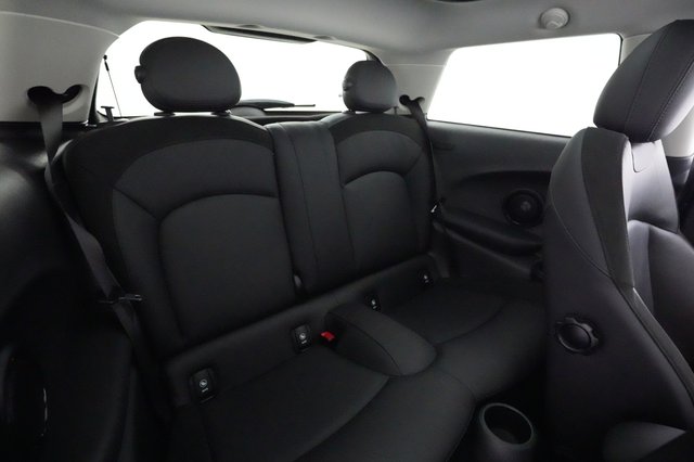 2023 MINI Cooper SE — photo 4 of 21