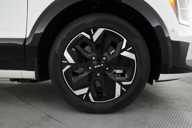 2023 Kia Niro EV — photo 7 of 23