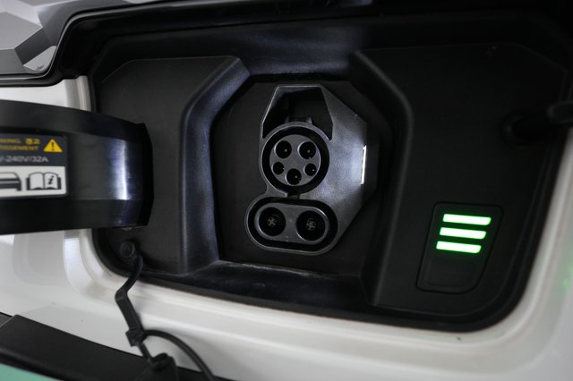 2023 Kia Niro EV — photo 8 of 23
