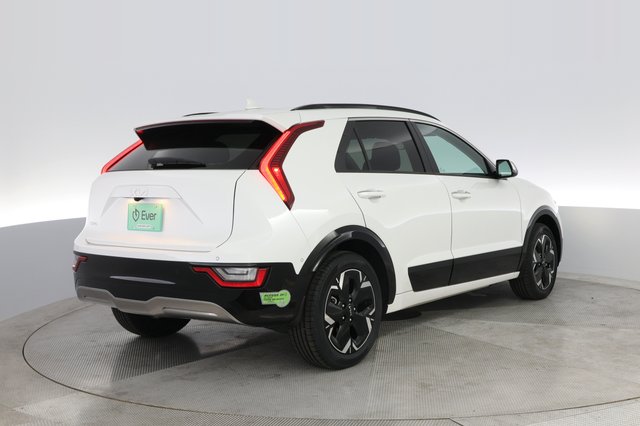 2023 Kia Niro EV — photo 2 of 23