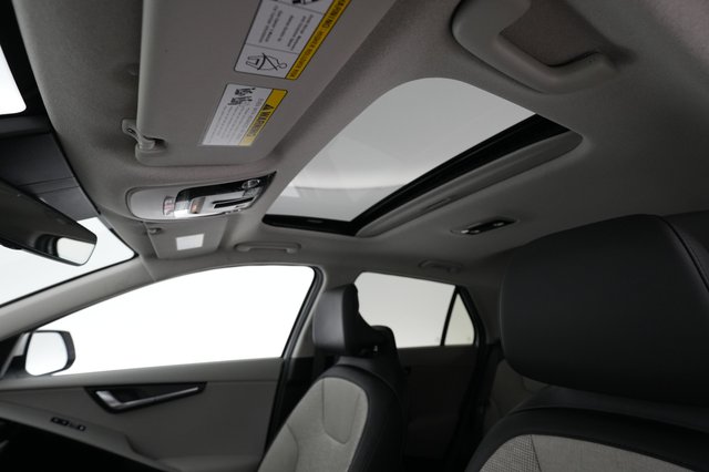 2023 Kia Niro EV — photo 20 of 23