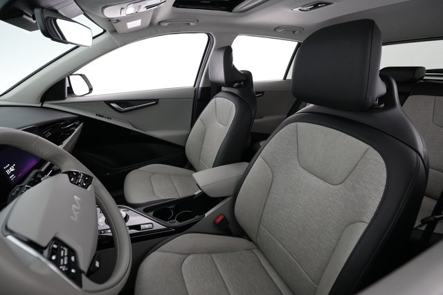 2023 Kia Niro EV — photo 3 of 23