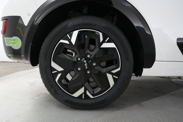2023 Kia Niro EV — photo 17 of 23