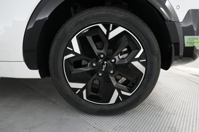 2023 Kia Niro EV — photo 15 of 23