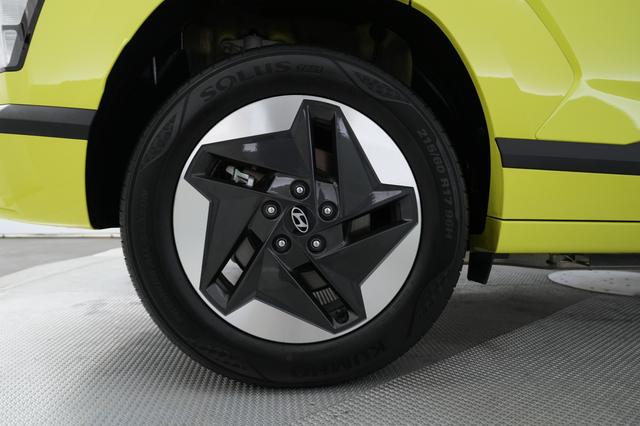 2024 Hyundai Kona — photo 7 of 23