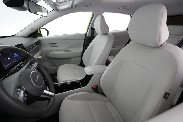 2024 Hyundai Kona — photo 3 of 23