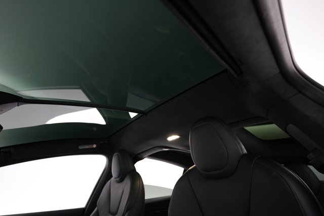 2022 Tesla Model X — photo 21 of 24