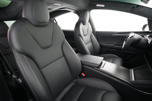 2022 Tesla Model X — photo 19 of 24