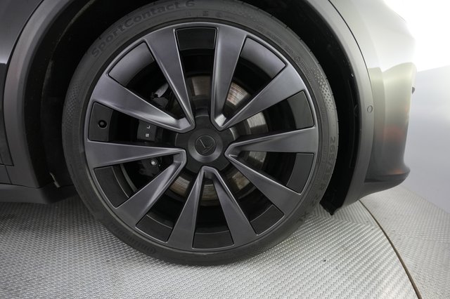 2022 Tesla Model X — photo 7 of 24